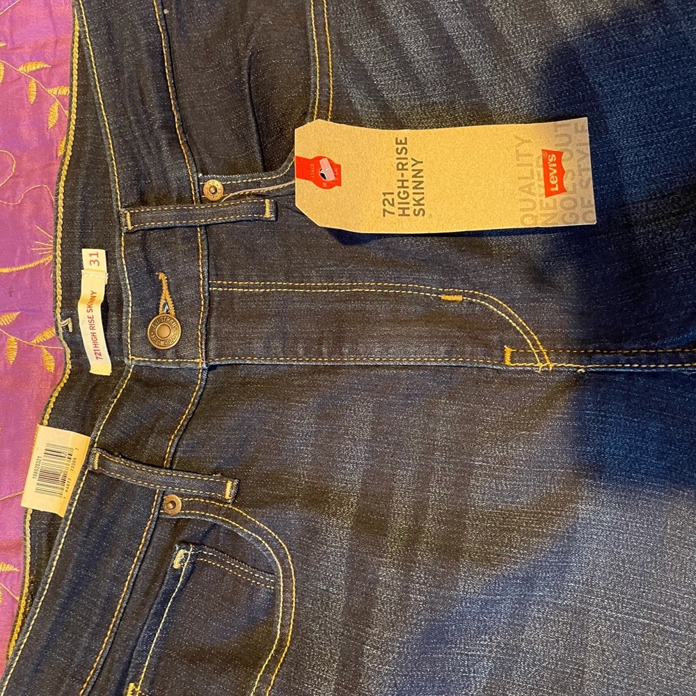 New 721 High Rise Levi’s jeans with tags